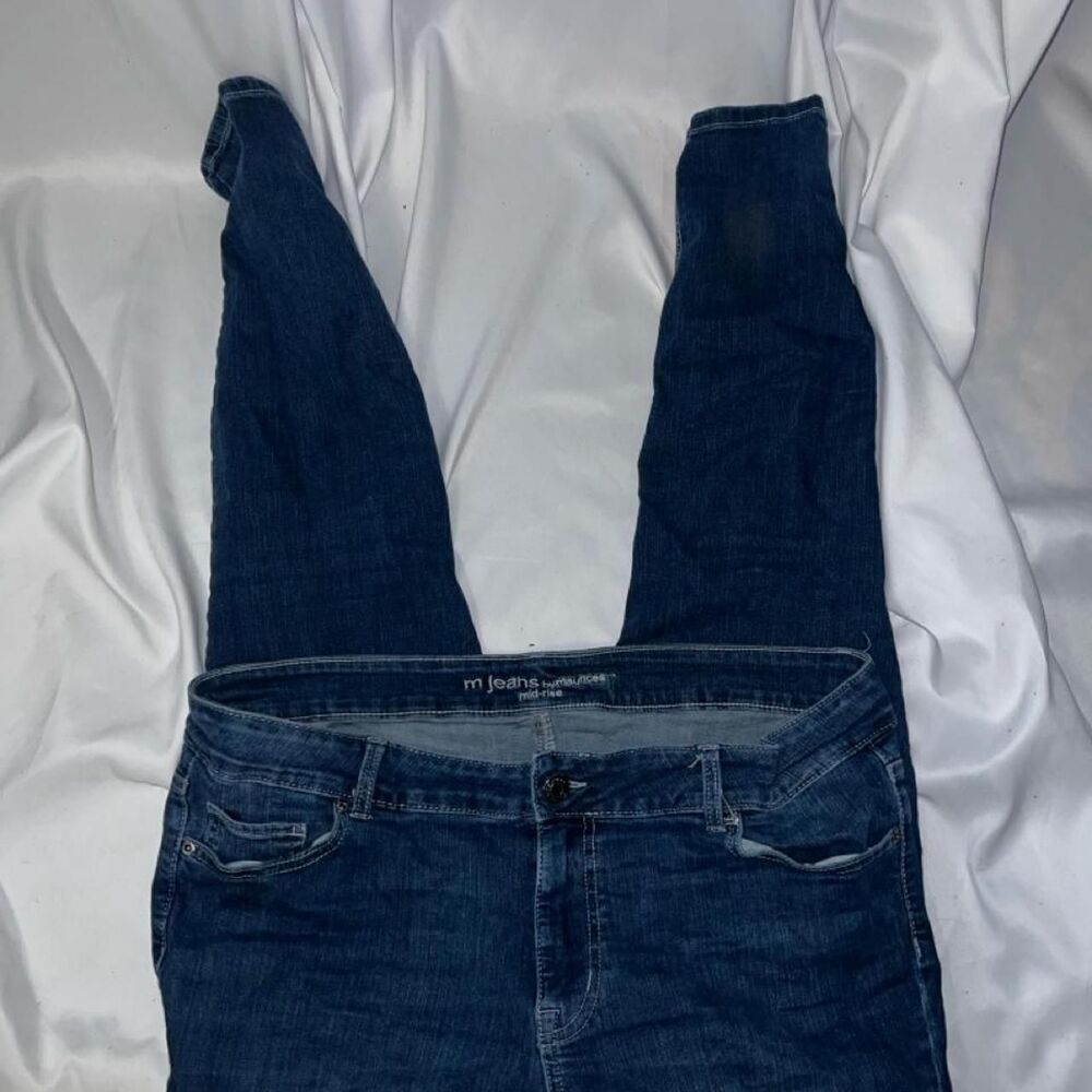 Maurices Women's Blue and Navy Jeans